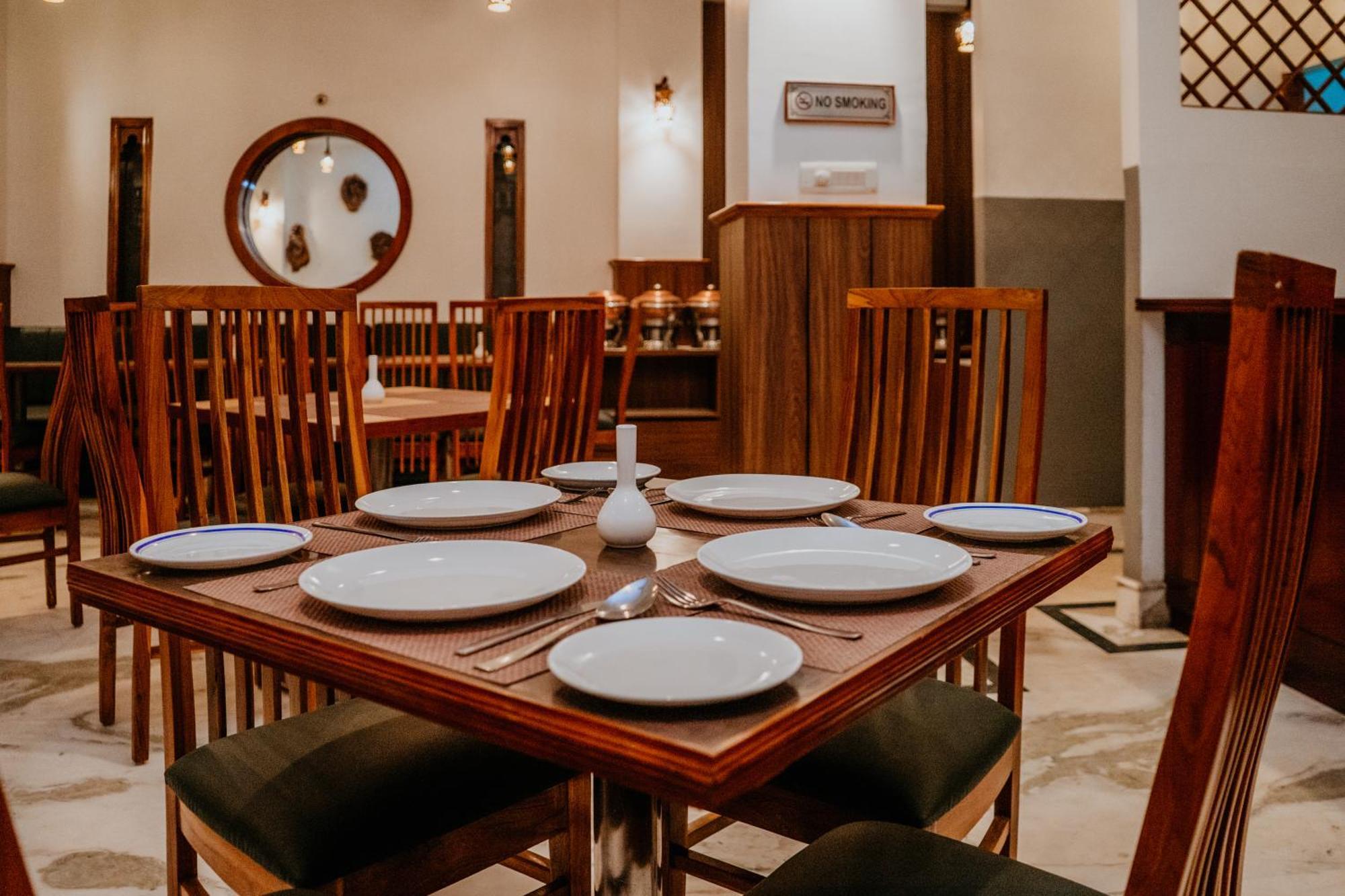 Tashi Palace Hotel Гангток Екстериор снимка