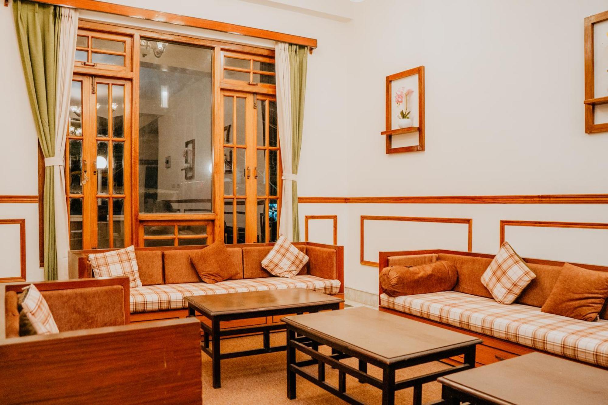 Tashi Palace Hotel Гангток Екстериор снимка