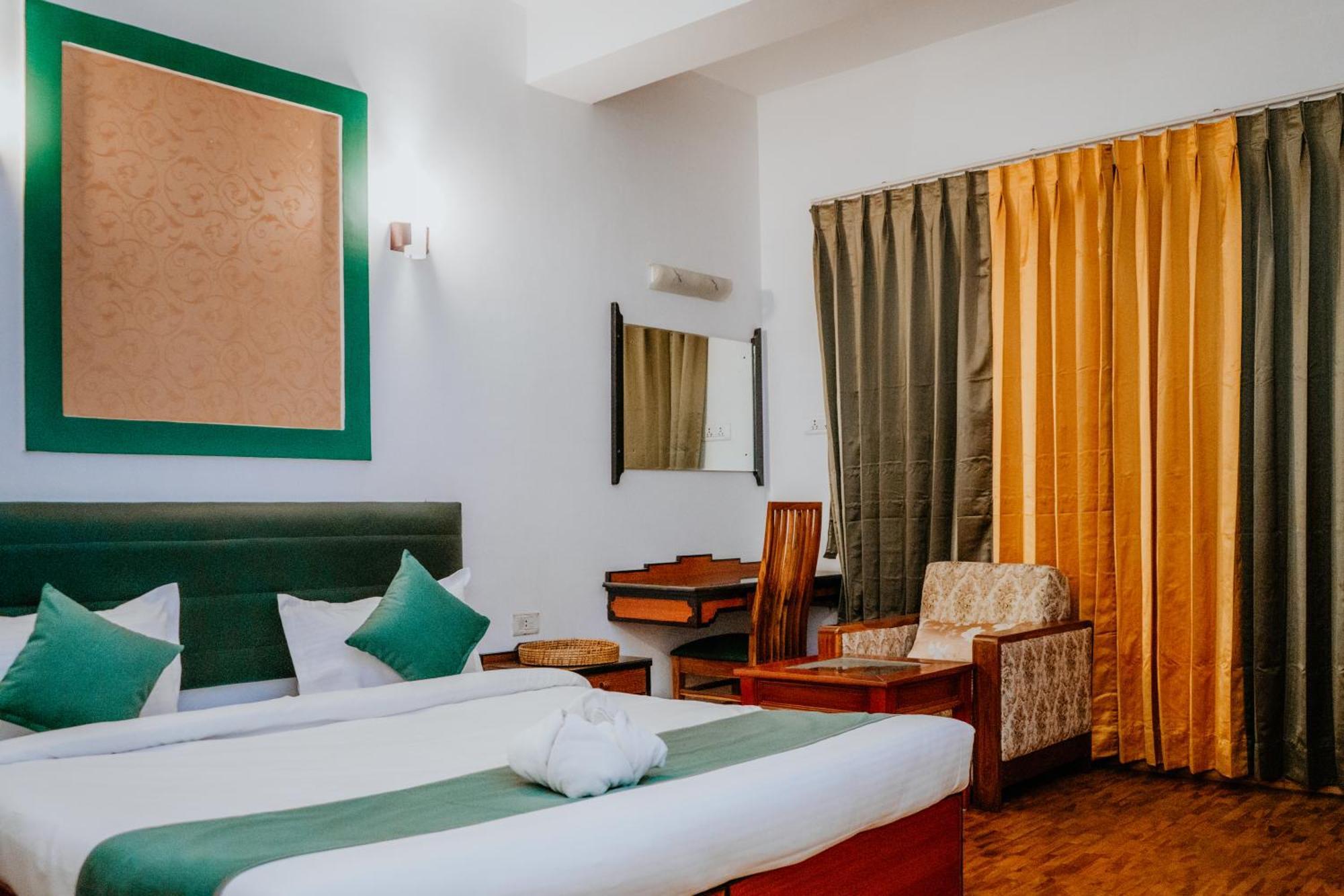 Tashi Palace Hotel Гангток Екстериор снимка