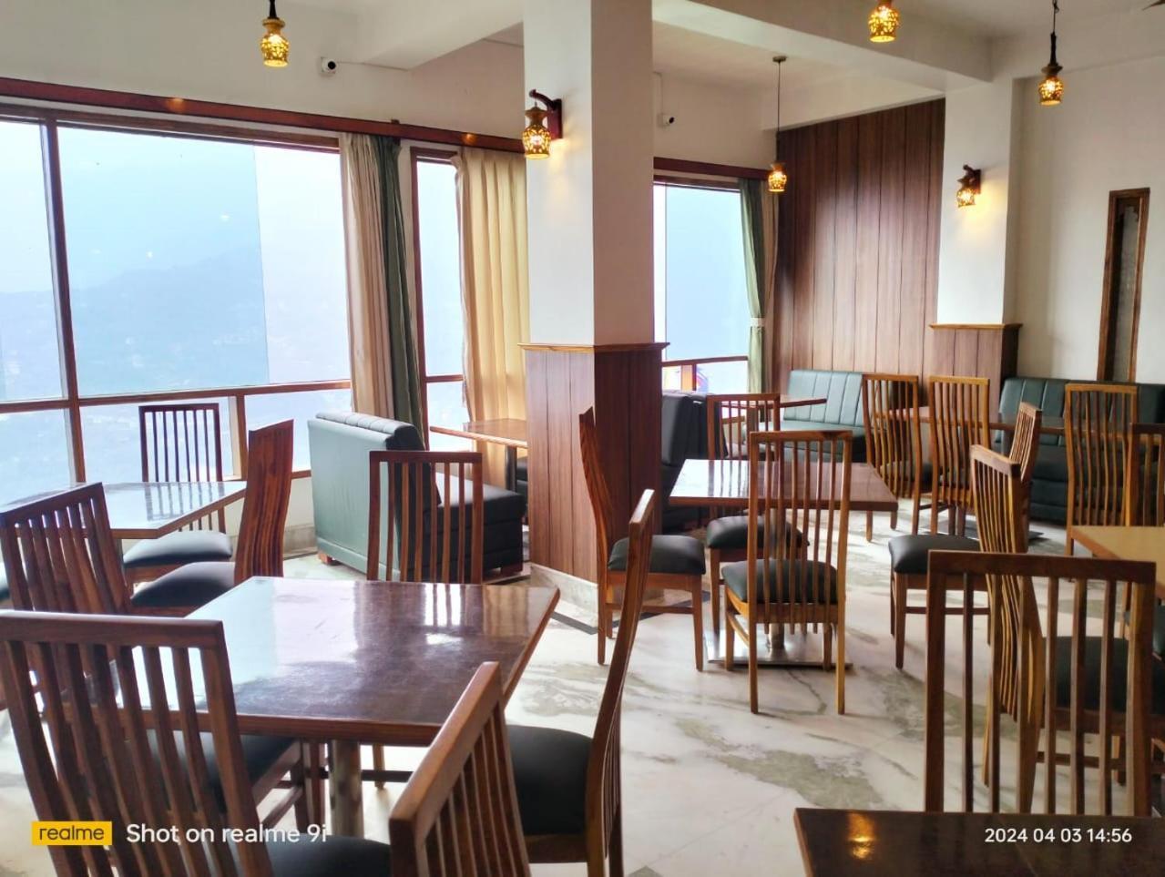Tashi Palace Hotel Гангток Екстериор снимка