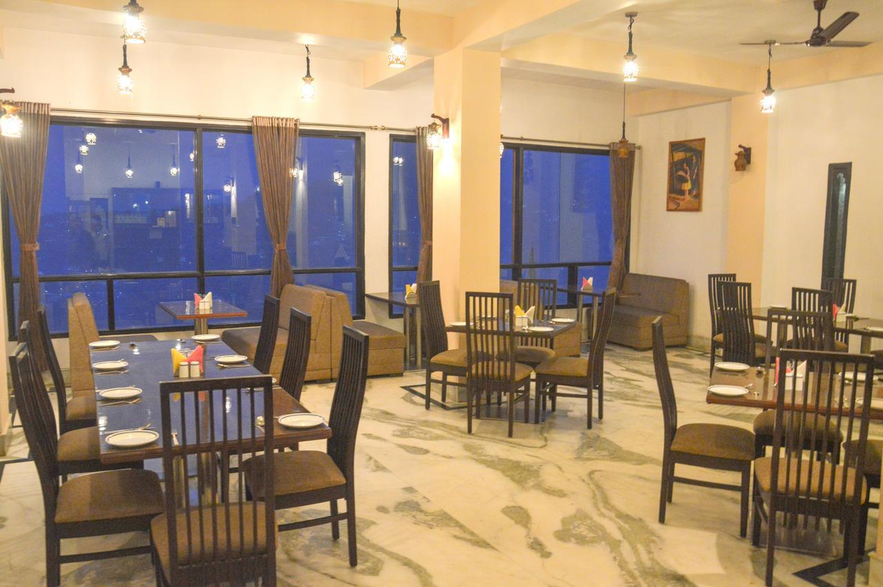 Tashi Palace Hotel Гангток Екстериор снимка